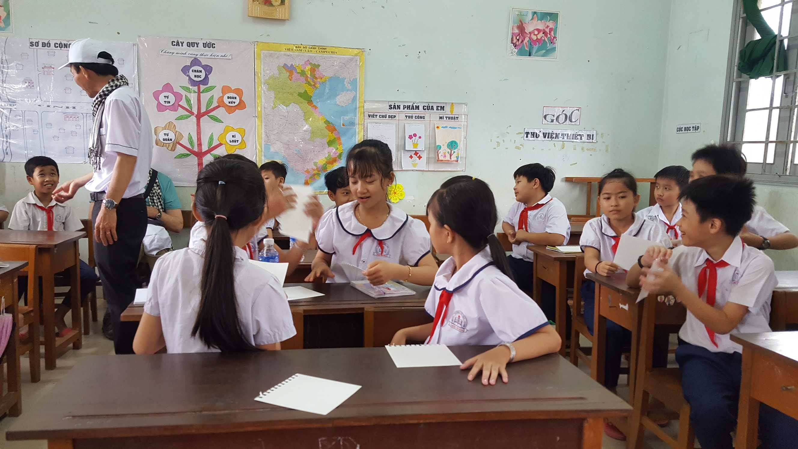 49202850_1627134247388186_599040941566722048_n copy.jpg